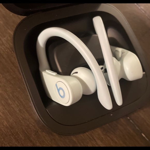 Power Beats Pro (Glacier Blue) - Picture 2 of 5